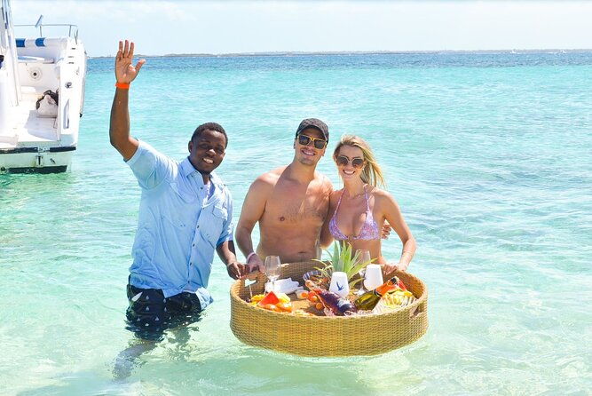 pigs-beach-green-turtle-cay-rose-island-private-tour