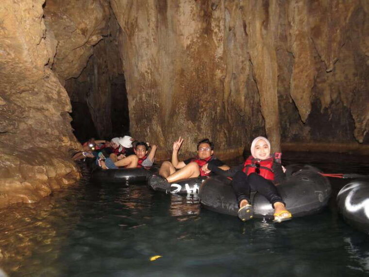pindul-cave-oyo-river-tubing-timang-beach-adventure-trip