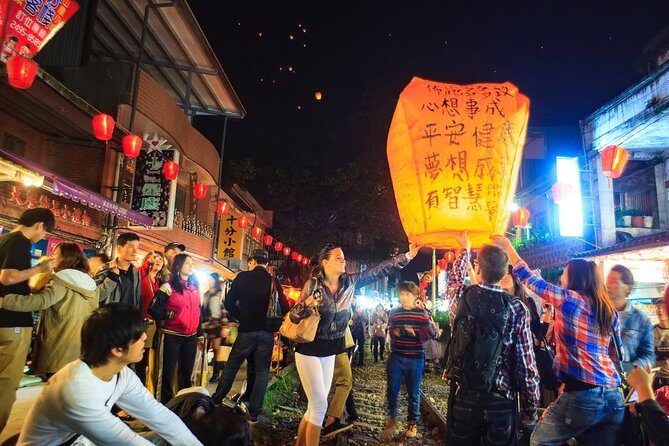 Pingxi Jiufen Day Trip from Taipei with Sky Lantern Experience - What Makes This Tour Unique: Authentic and Comfortable