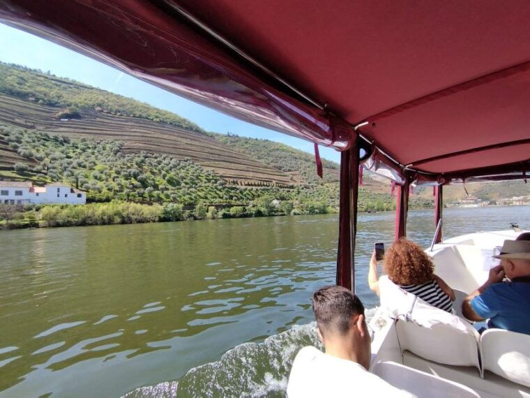 pinhao-douro-river-1h-boat-trip-with-port-wine
