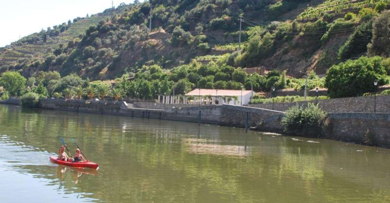 pinhao-douro-valley-rabelo-boat-tour-and-kayak-experience