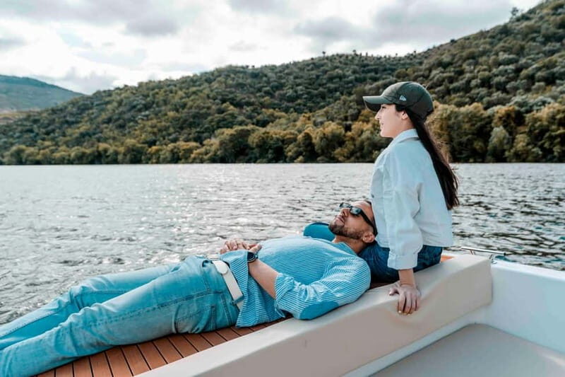 Pinhão: Private Electric Boat Tour 2h| Wine Tasting Included - The Charm of Pinhãos Private Solar Boat Tour