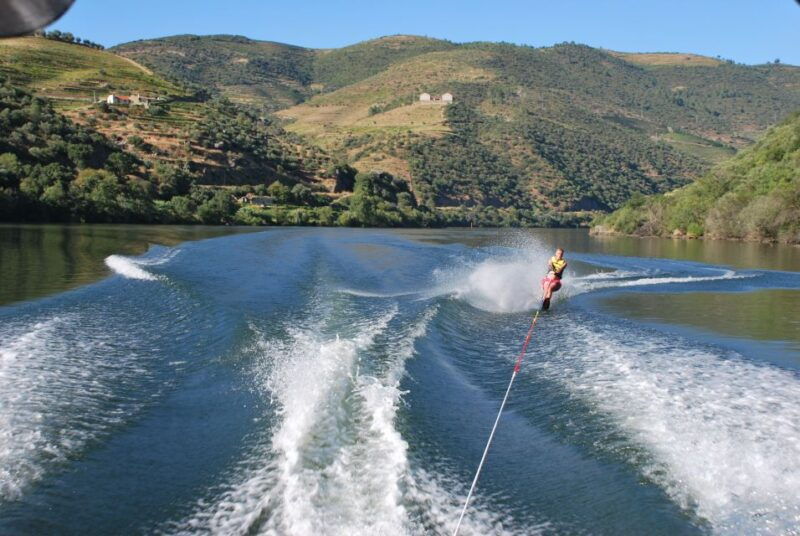 pinhao-river-douro-speedboat-tour-with-water-sports