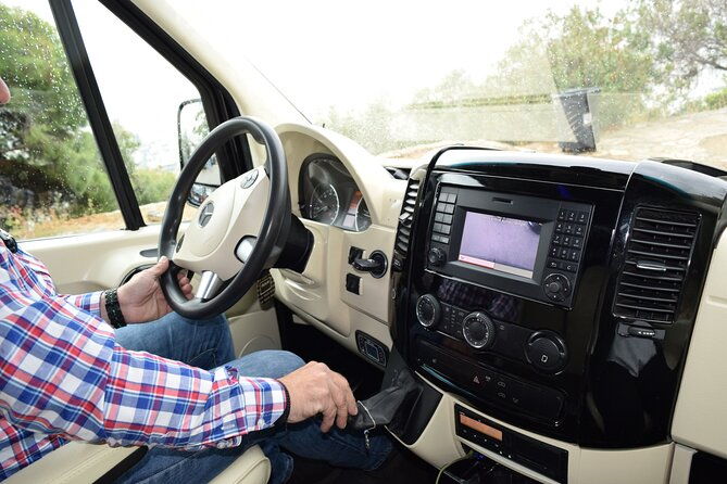 piraeus-port-and-athens-center-private-transfer-up-to-11-people-3