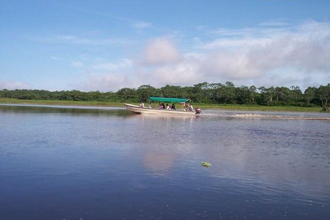 piranha-fishing-experience-in-the-amazon-jungle