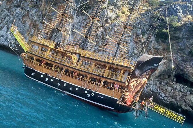 pirate-boat-tour-with-foam-party-in-alanya