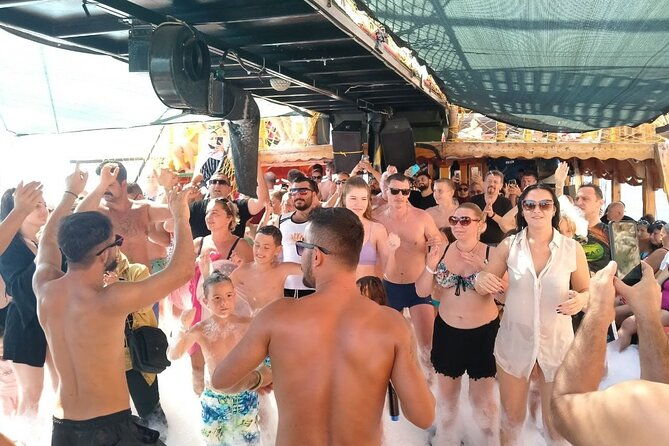 pirate-boat-tour-with-foam-party-in-alanya