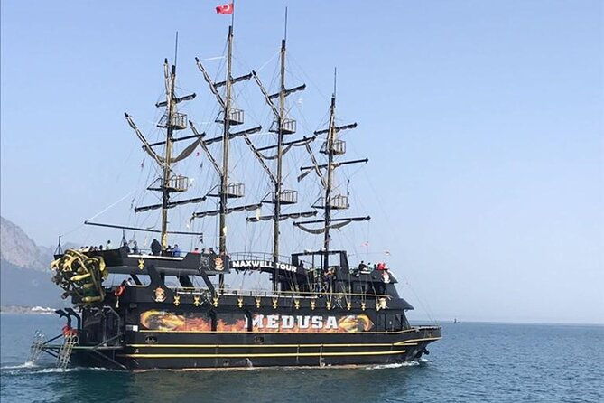 pirate-boat-trip-in-antalya
