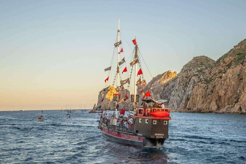 Pirate Show at Twilight with Food and Open Bar - Key Points