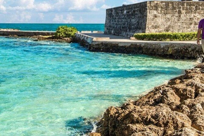 pirates-a-shore-adventure-queens-staircase-tour-nassau