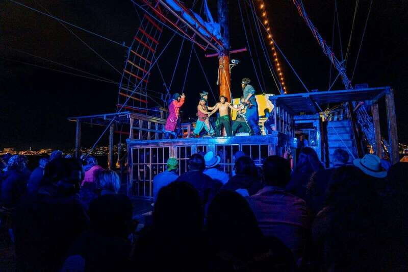 Pirates of the Bay - Night Tour - A Detailed Look at the Pirates of the Bay Night Tour