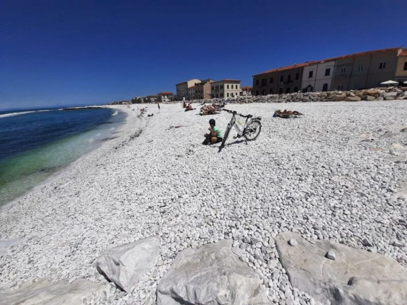 pisa-self-guided-tour-to-the-sea-by-e-bike