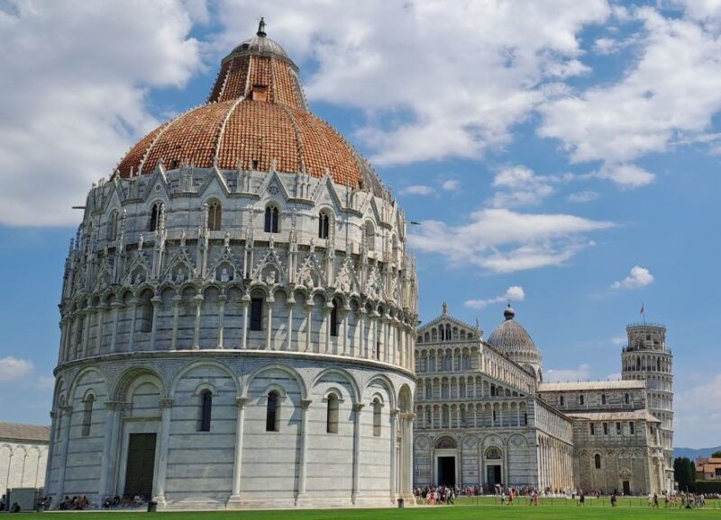 pisa-square-of-miracles-and-leaning-tower-walking-tour