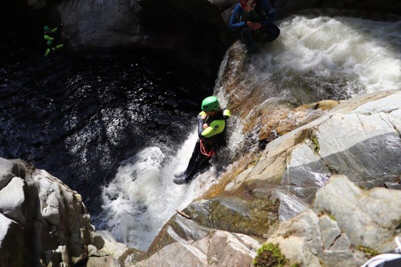 pitlochry-advanced-canyoning-in-the-upper-falls-of-bruar