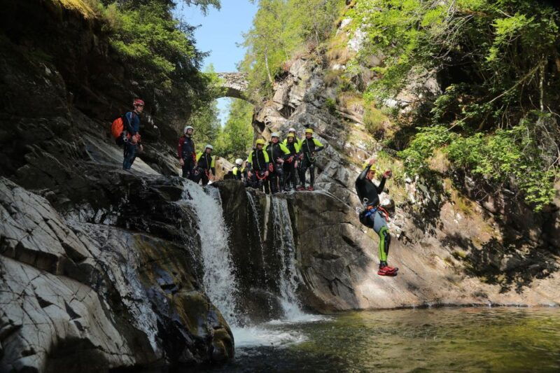 pitlochry-advanced-canyoning-in-the-upper-falls-of-bruar