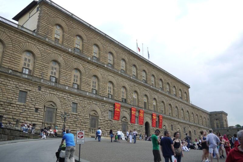 pitti-palace-and-boboli-gardens-private-tour-2
