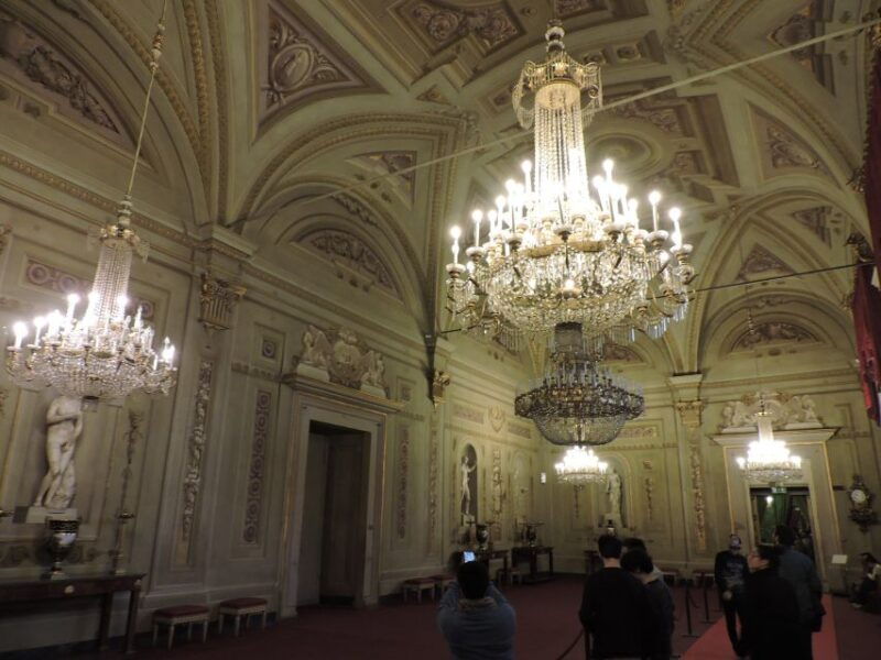 pitti-palace-and-boboli-gardens-private-tour-2