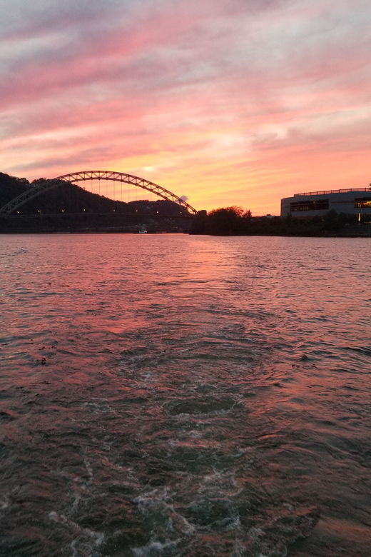 pittsburgh-private-yacht-river-cruise-with-captain-and-byob