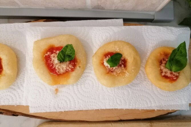 pizza-and-tiramisu-class-with-local-mum-in-positano