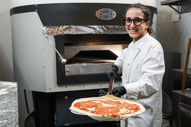 pizza-cooking-class-in-rome-near-piazza-navona