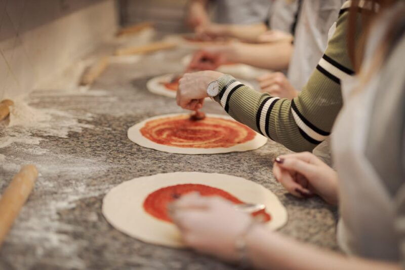 pizza-cooking-class-in-rome-piazza-navona