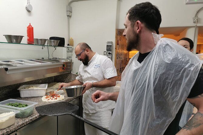 pizza-making-class-with-local-top-rated-chef-with-drink-in-naples