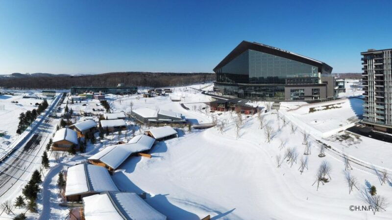 play-with-snow-at-hokkaido-snow-park-outlet-shopping