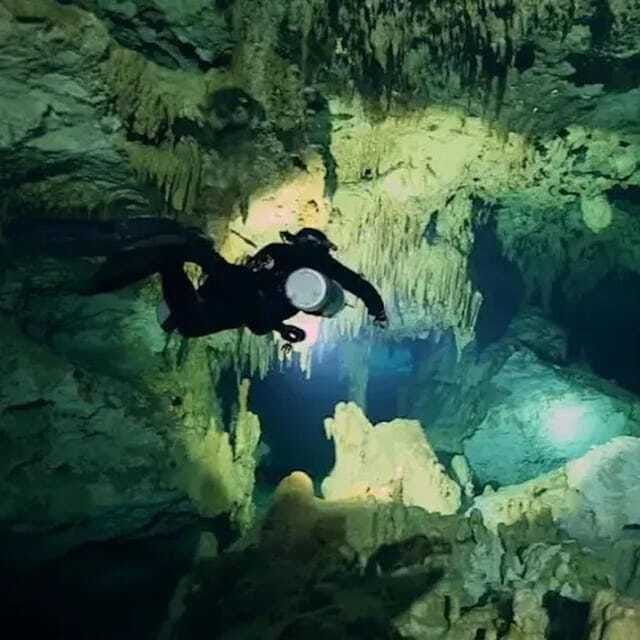 playa-del-carmen-diving-in-cenotes-the-pit-and-dos-ojos