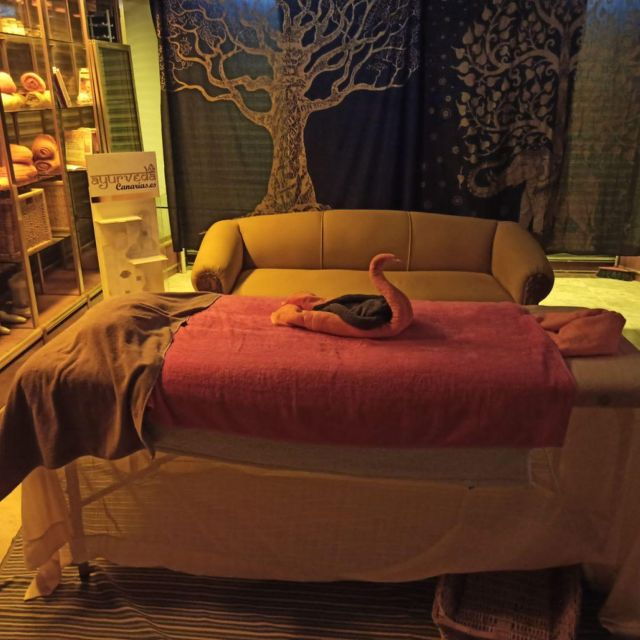 playa-del-ingles-abhyanga-full-body-massage