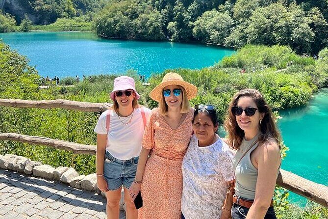 Plitvice Lakes Tour: Secured Tickets, Train & Boat Ride - The Experience of the Guides: What Reviewers Are Saying
