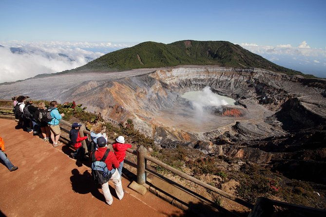poas-volcano-la-paz-waterfalls-gardens-private-tour