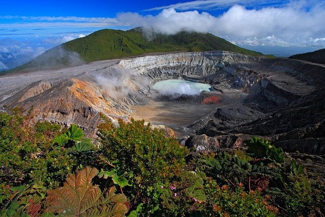 poas-volcano-national-park-half-day-private-tour