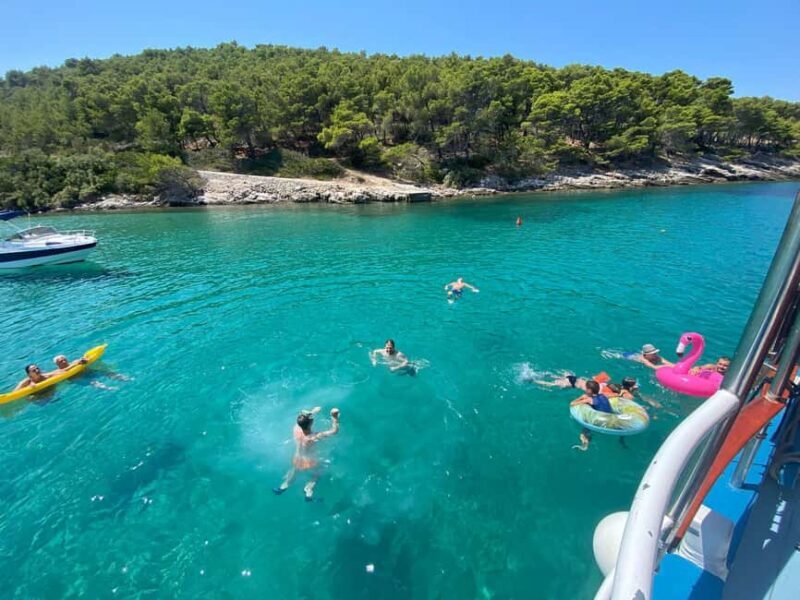 Podstrana: Full-Day Boat Trip to islands of Bra and olta - Who Will Love This Tour?