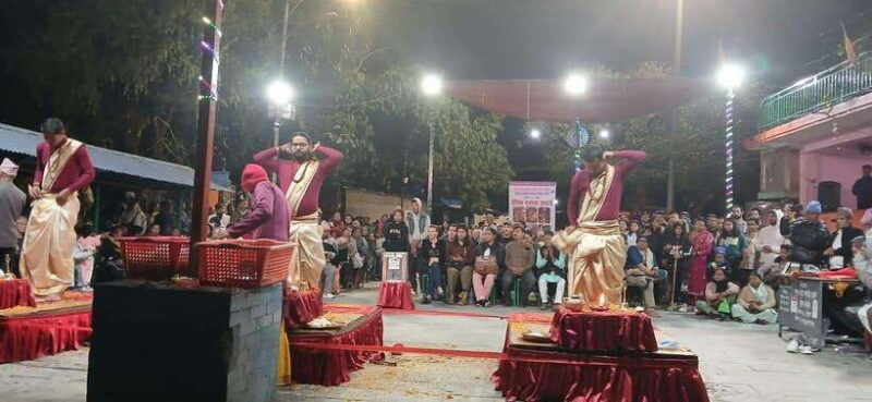 pokhara-aarati-ceremony-at-tal-barahi-temple-with-guide
