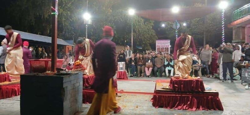 pokhara-aarati-ceremony-at-tal-barahi-temple-with-guide
