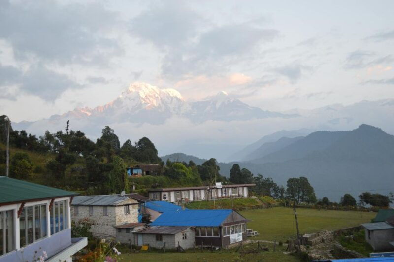 pokhara-day-hike-at-annapurna-mountain-foothills