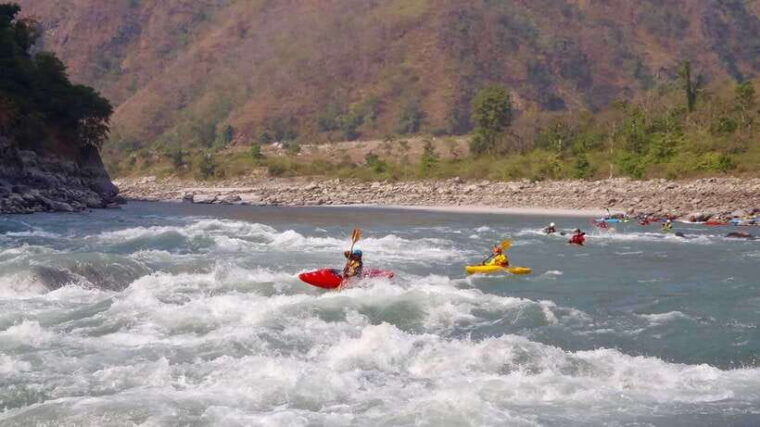 pokhara-paragliding-and-rafting-adventure-with-transfers