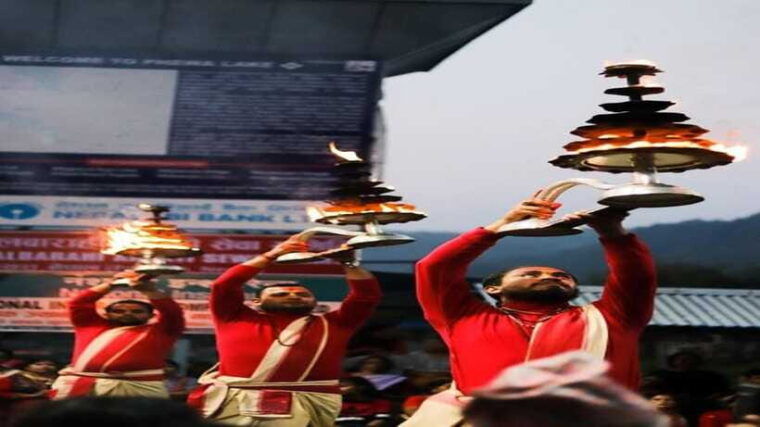 pokhara-tal-barahi-temple-evening-aarati-ceremony