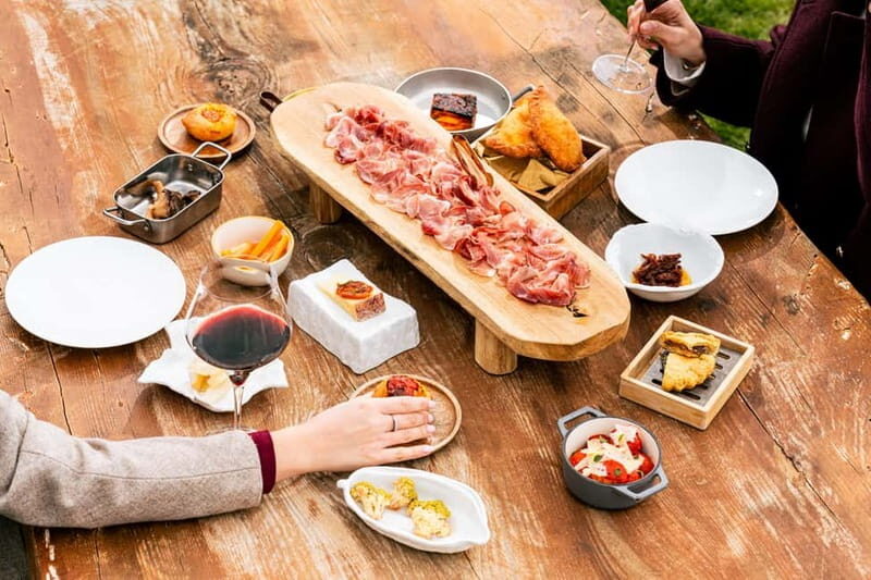 Polignano a Mare: Aperitivo in masseria with typical Apulian products - Key Points