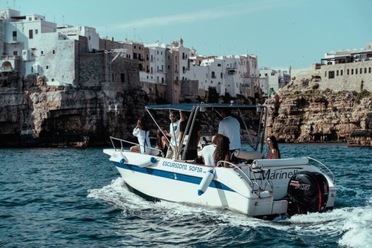 polignano-private-boat-cruise-to-the-caves-with-aperitif