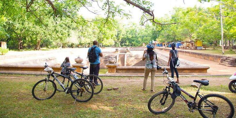 polonnaruwa-all-inclusive-ancient-city-guided-cycling-tour