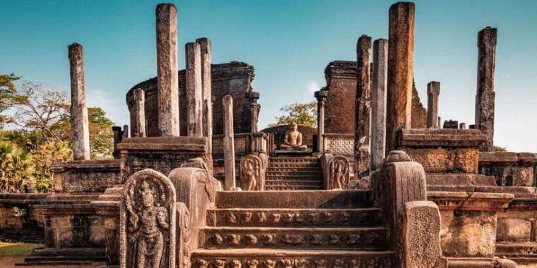 polonnaruwa-all-inclusive-ancient-city-guided-cycling-tour