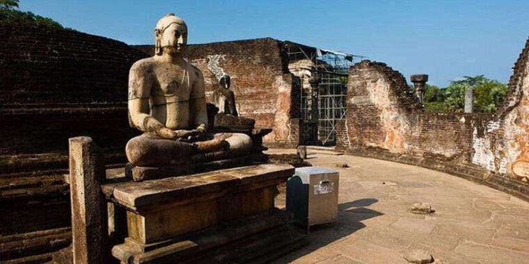 polonnaruwa-all-inclusive-ancient-city-guided-cycling-tour
