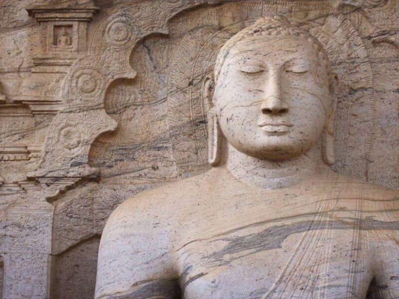 polonnaruwa-private-guided-cycling-tour