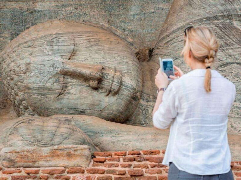 polonnaruwa-private-guided-cycling-tour