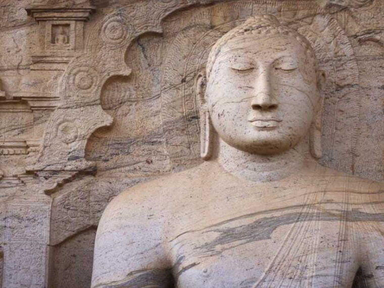 polonnaruwa-private-guided-cycling-tour