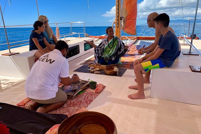 polynesian-canoe-morning-sail