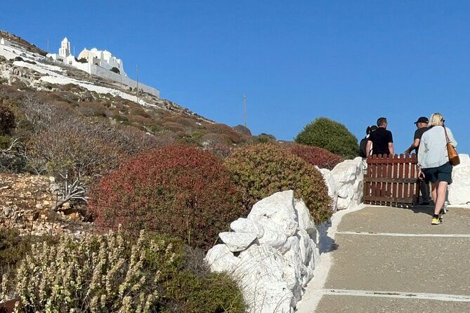 polys-island-guided-tour-in-folegandros