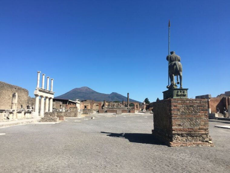 pompeii-and-herculaneum-guided-tour-with-an-archaeologist
