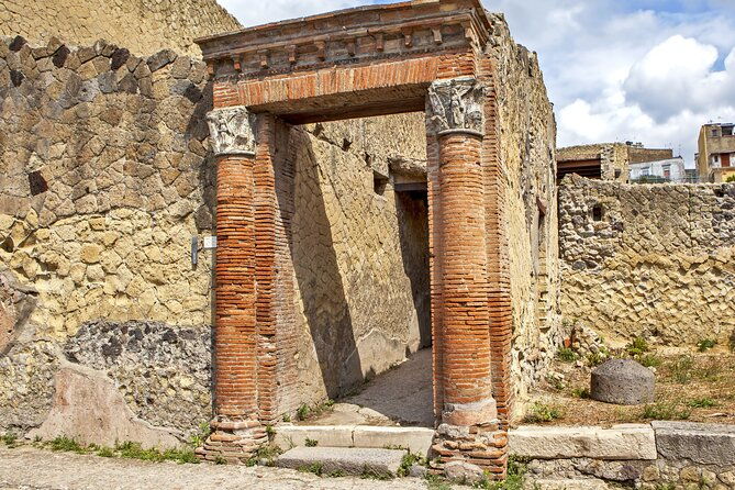 pompeii-and-herculaneum-small-group-tour-with-an-archaeologist